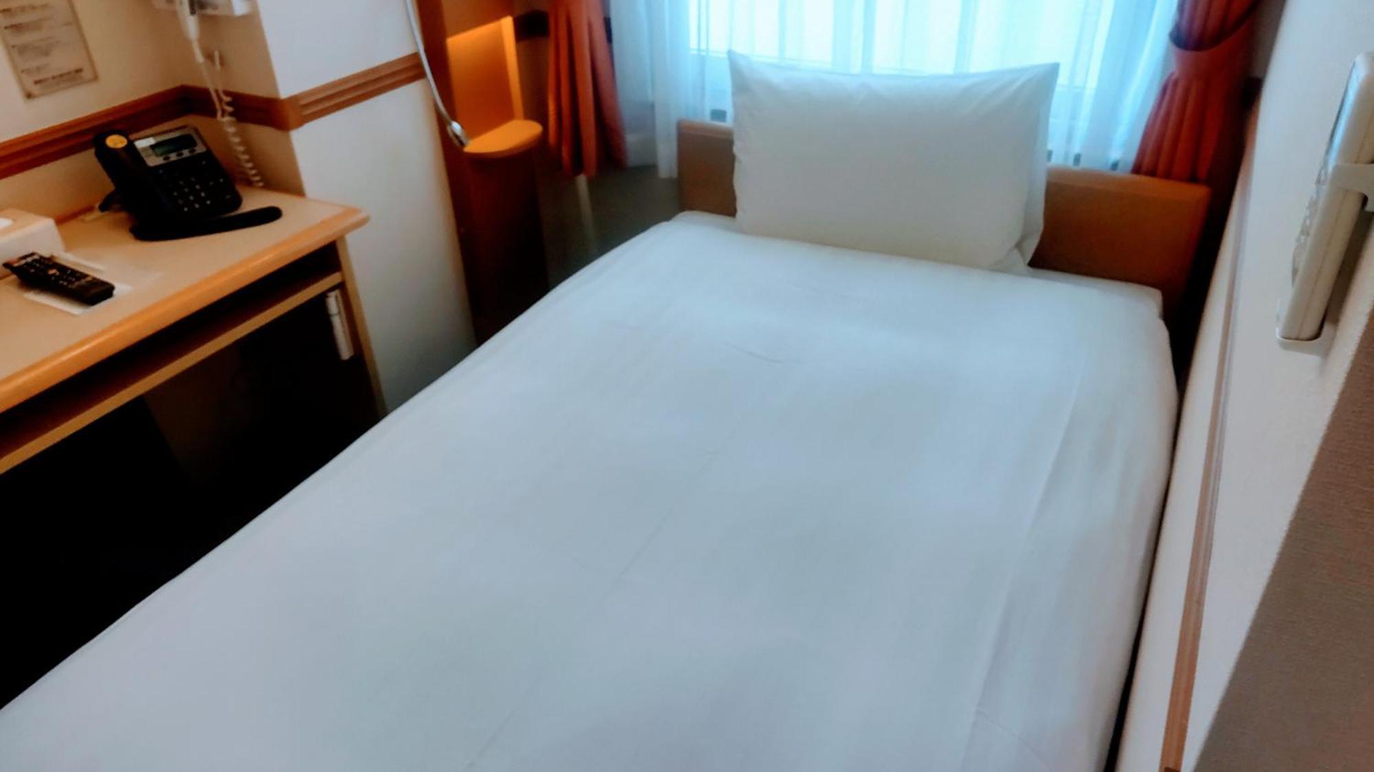 Toyoko Inn Shin-Osaka Chuo-Guchi Shinkan Room photo